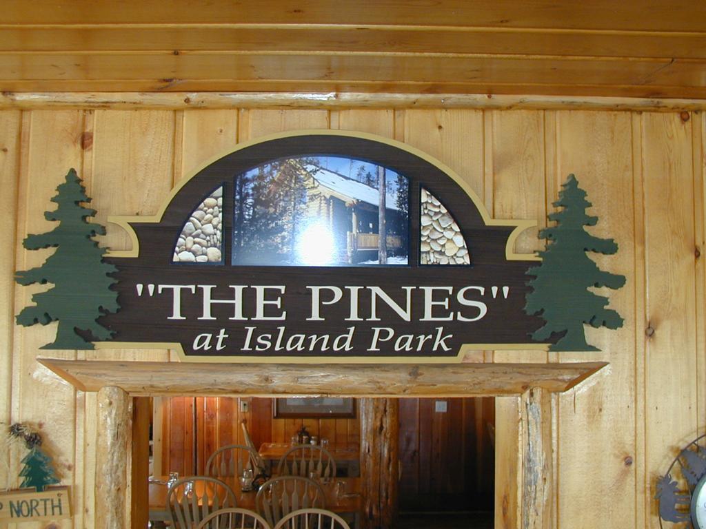 The Pines At Island Park Villa ภายนอก รูปภาพ
